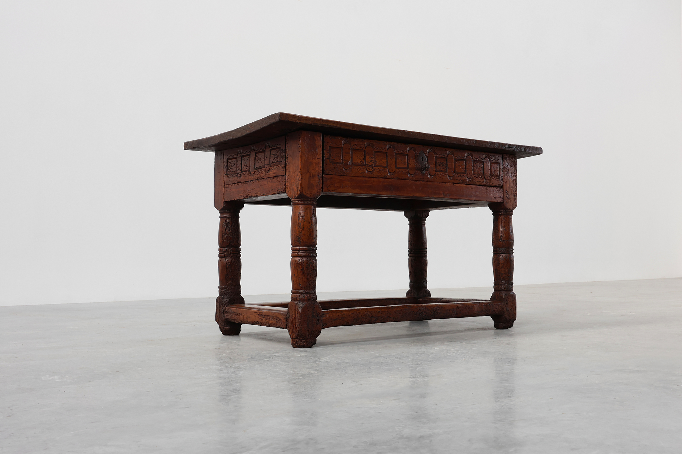 Oak hand-carved side table in wabi wabi style, Spain, 17th Centurythumbnail
